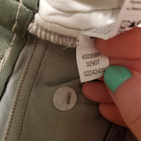 Spanx Stretch Twill Shorts In Green Camouflage Women's Size Large NWT - Picture 6 of 14